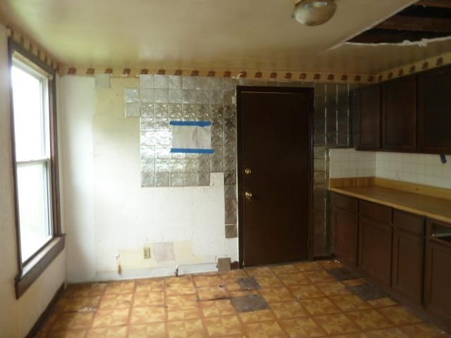 2460 Chestnut Ave, Kansas City, MO 64127