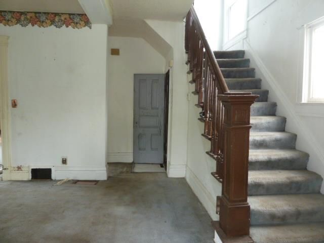2460 Chestnut Ave, Kansas City, MO 64127