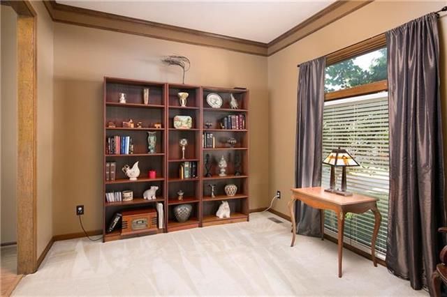 3604 NW 75th Ct, Kansas City, MO 64151