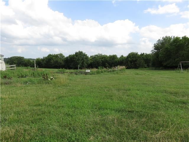 1589 E 550 Rd, Lawrence, KS 66049