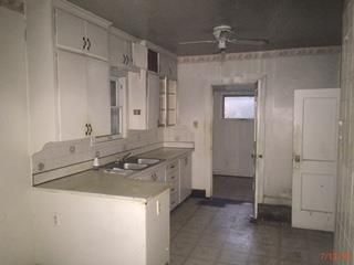 2123 E 70th St, Kansas City, MO 64132