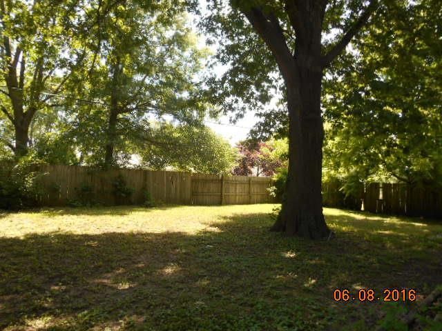 9215 Stark Ave, Kansas City, MO 64137
