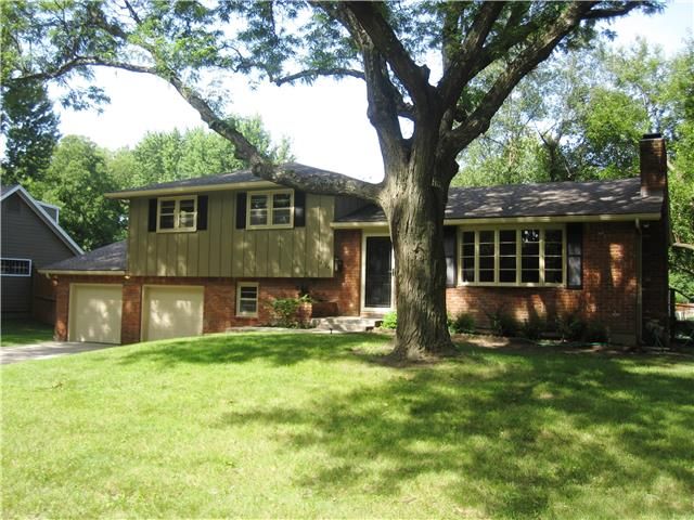 9724 Lamar Ave, Overland Park, KS 66207