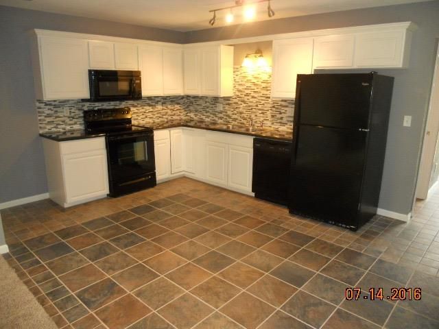 15420 E 48th St, Kansas City, MO 64136