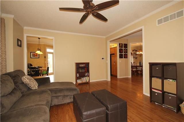 7644 N Rhode Ave, Kansas City, MO 64152