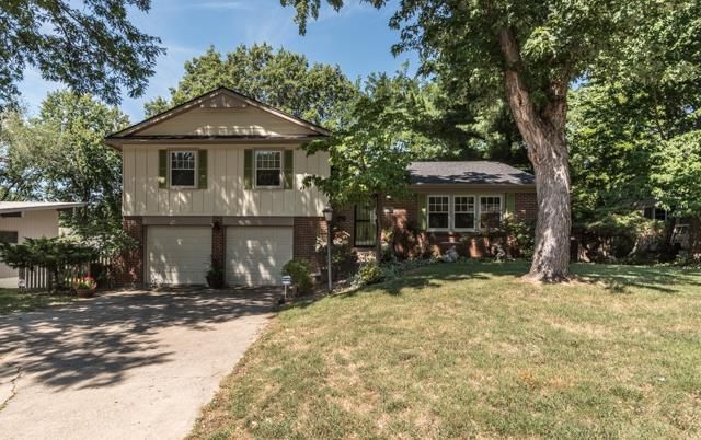 9308 Outlook Dr, Overland Park, KS 66207