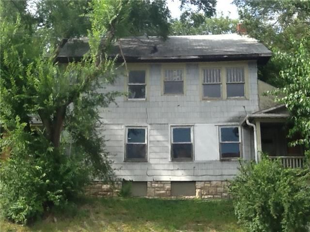 4145 Tracy Ave, Kansas City, MO 64110
