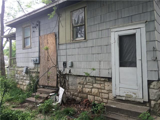 4145 Tracy Ave, Kansas City, MO 64110