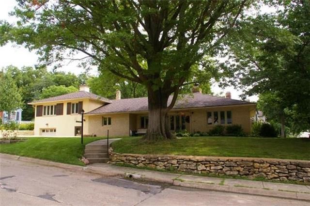 1506 Crescent Rd, Lawrence, KS 66004