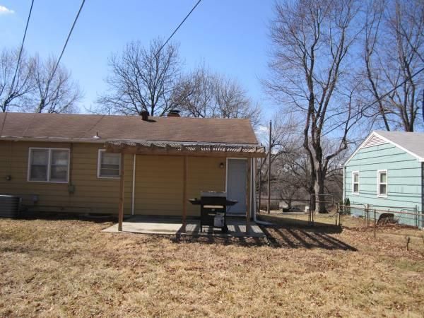12704 E Erickson Rd, Independence, MO 64055