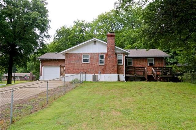 400 E 109th St, Kansas City, MO 64131
