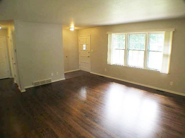 11811 Fuller Ave, Kansas City, MO 64134