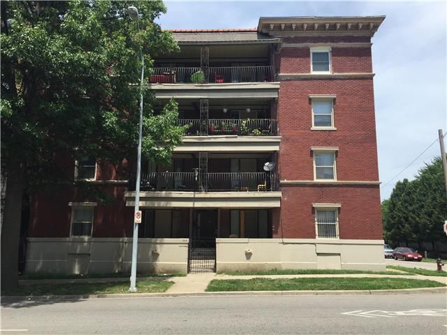 1114 E Armour Blvd, Kansas City, MO 64109