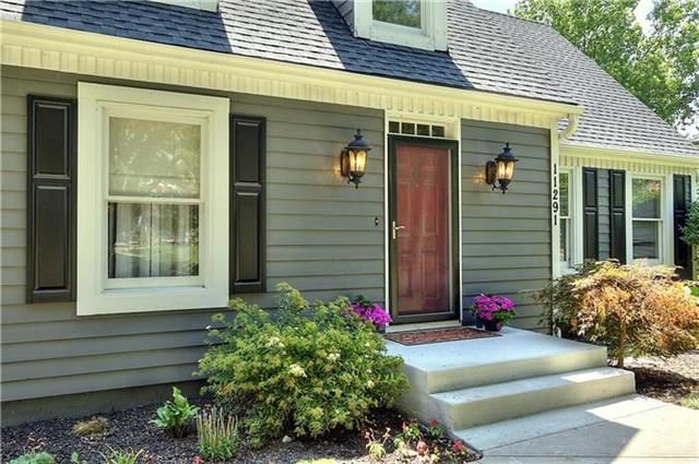 11291 Hadley St, Overland Park, KS 66210