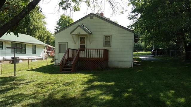 208 S Ash Ave, Independence, MO 64053