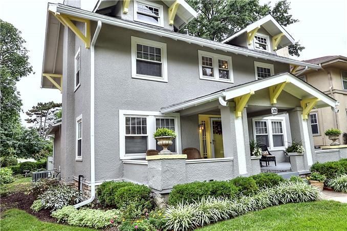 105 W 61st Ter, Kansas City, MO 64113