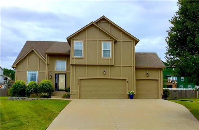 22906 W 51 St, Shawnee, KS 66226