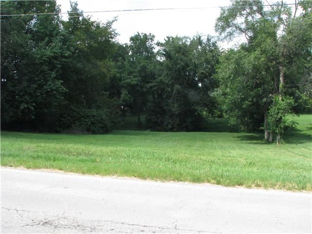 000 Hedges Ave, Raytown, MO 64133