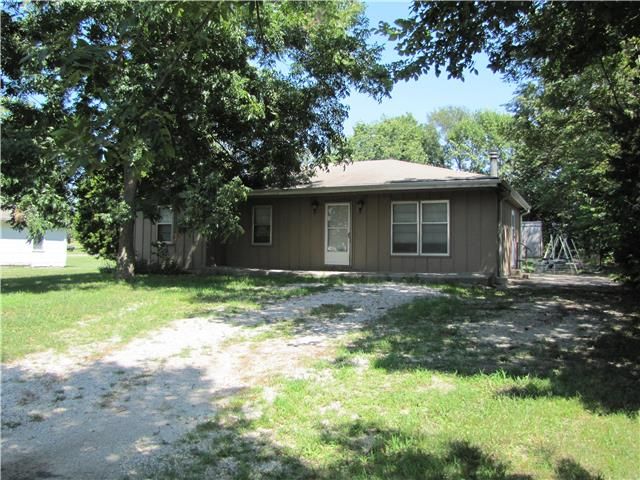 19857 Floyd St, Stilwell, KS 66085