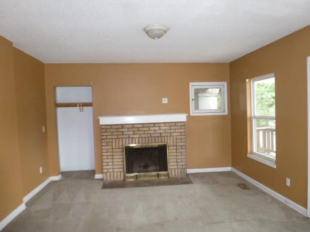 2204 State Ave, Kansas City, KS 66102