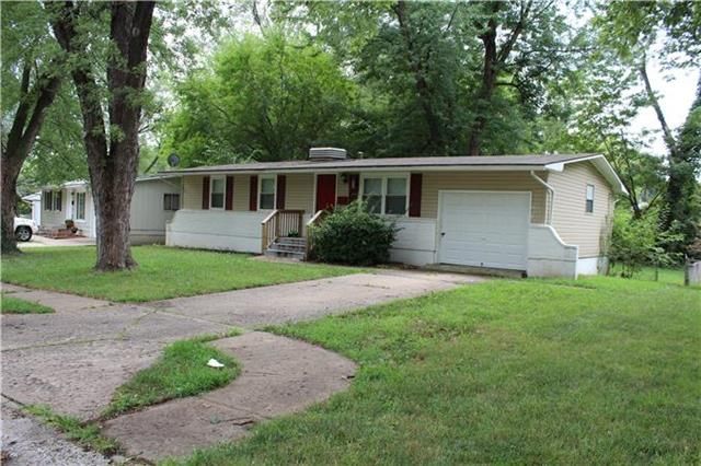 8611 E 93rd St, Kansas City, MO 64138