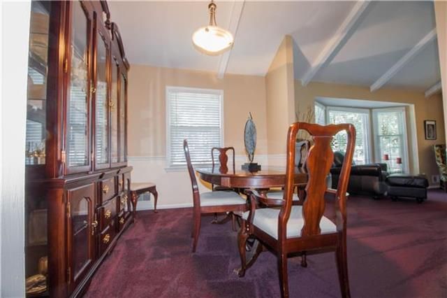 9526 Knox Dr, Overland Park, KS 66212