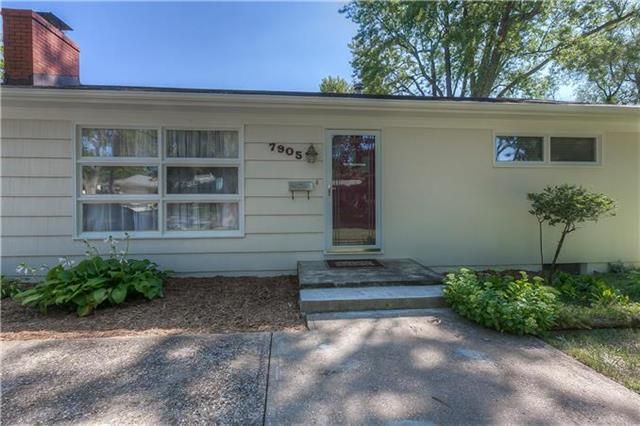 7905 W 86th Ter, Overland Park, KS 66212