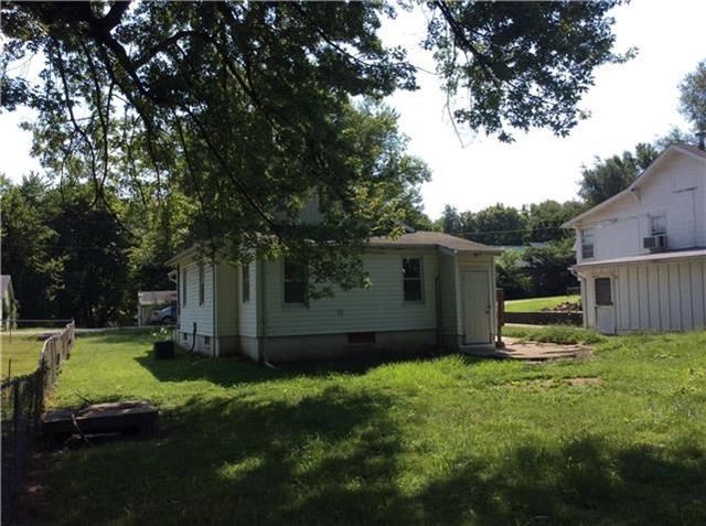 1230 S Pearl St, Independence, MO 64055