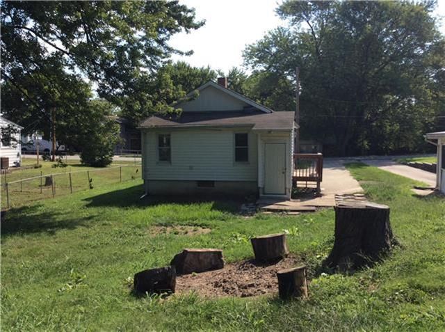 1230 S Pearl St, Independence, MO 64055