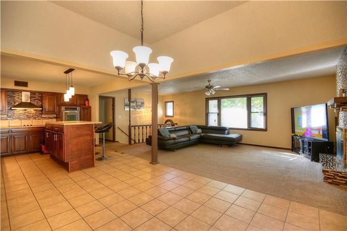11906 E 56th Ter, Kansas City, MO 64133