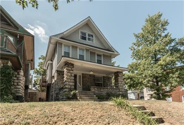 901 E 42nd St, Kansas City, MO 64110