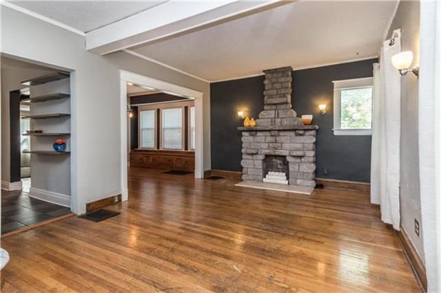 901 E 42nd St, Kansas City, MO 64110