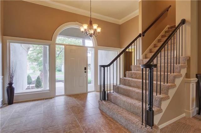 12922 Travis Ct, Overland Park, KS 66209