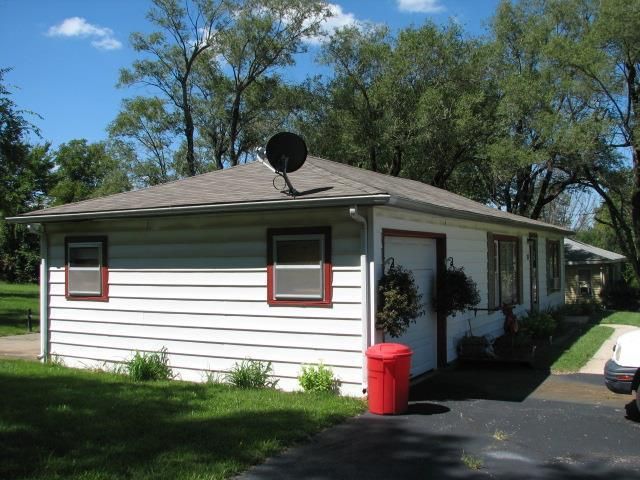 211 SE 16th Ter, Lee's Summit, MO 64081