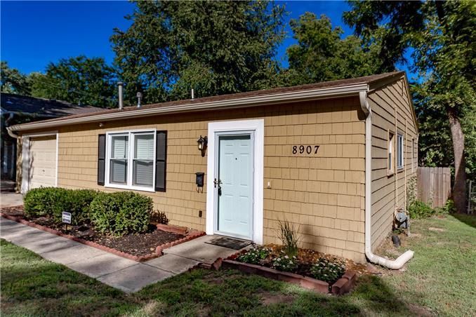 8907 Mcgee St, Kansas City, MO 64114