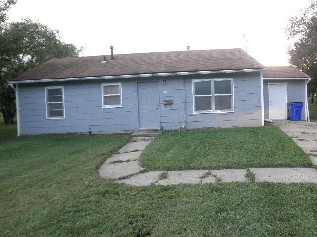 18 S Edgemere Ct, Olathe, KS 66061