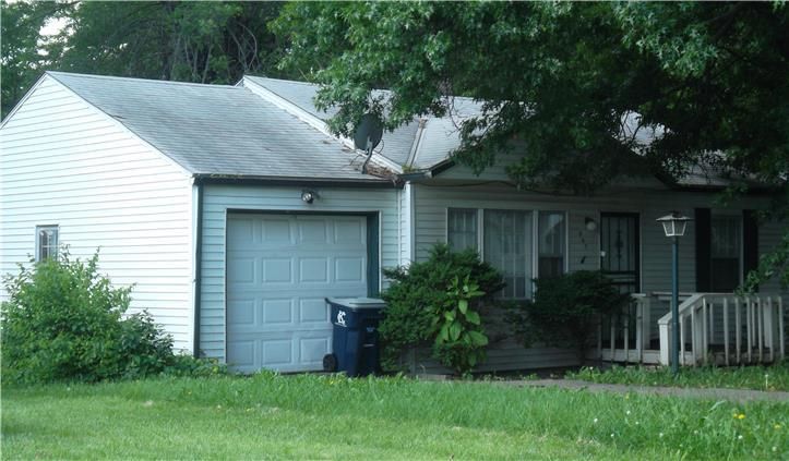 907 E 78th Ter, Kansas City, MO 64131
