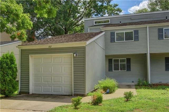 1517 E 97th St, Kansas City, MO 64131