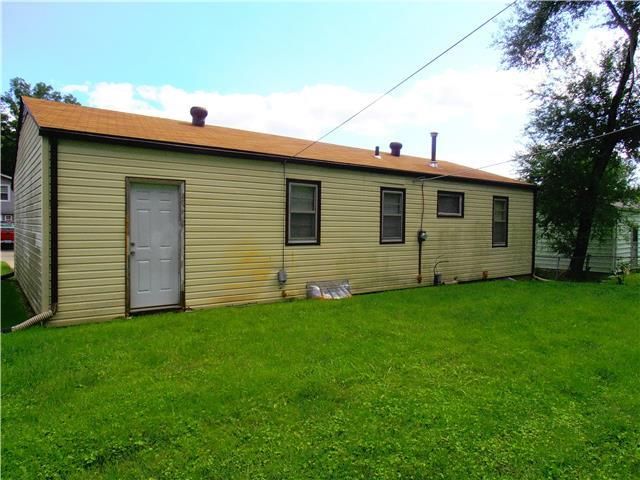 4800 E 40th Pl, Kansas City, MO 64130
