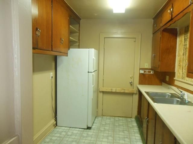 7330 Olive St, Kansas City, MO 64132