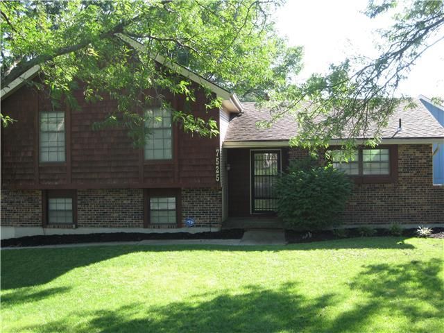 7525 Tauromee Ave, Kansas City, KS 66112