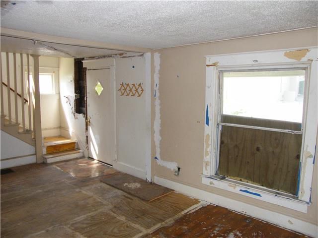 15 N 15th St, Kansas City, KS 66102