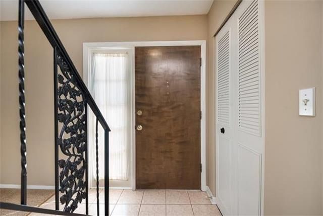 8504 W 84th St, Overland Park, KS 66212