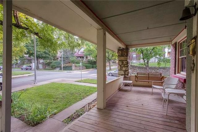 621 E 42nd St, Kansas City, MO 64110