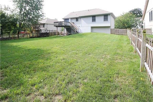7329 NW Rhode Ave, Kansas City, MO 64152