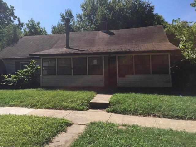 1220 5th Ave, St Joseph, MO 64505