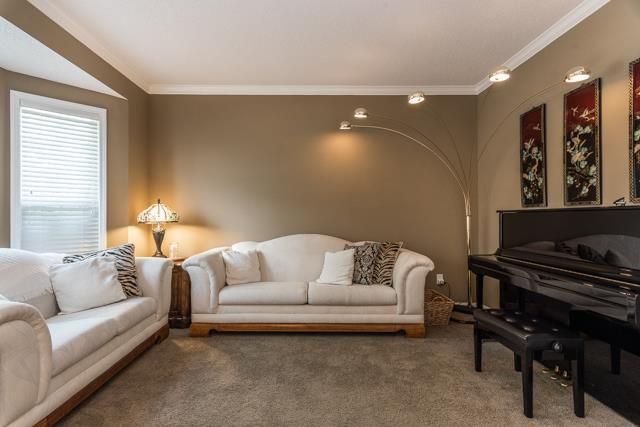 7869 W 156th St, Overland Park, KS 66223