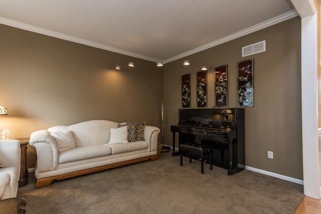 7869 W 156th St, Overland Park, KS 66223