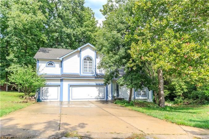 6 NE 53rd Ter, Kansas City, MO 64118