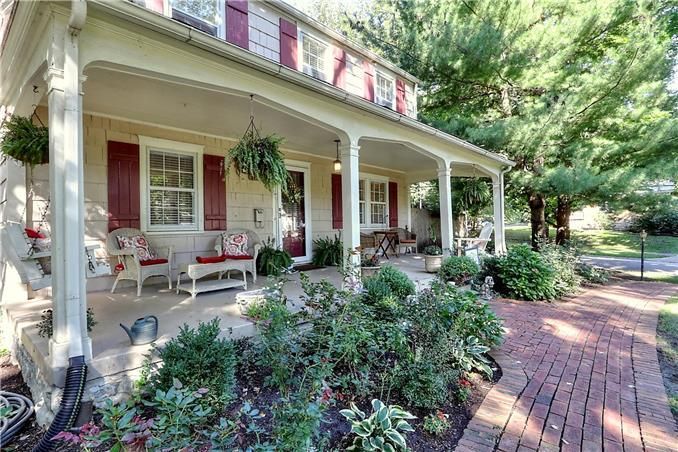 6510 Edgevale Rd, Kansas City, MO 64113
